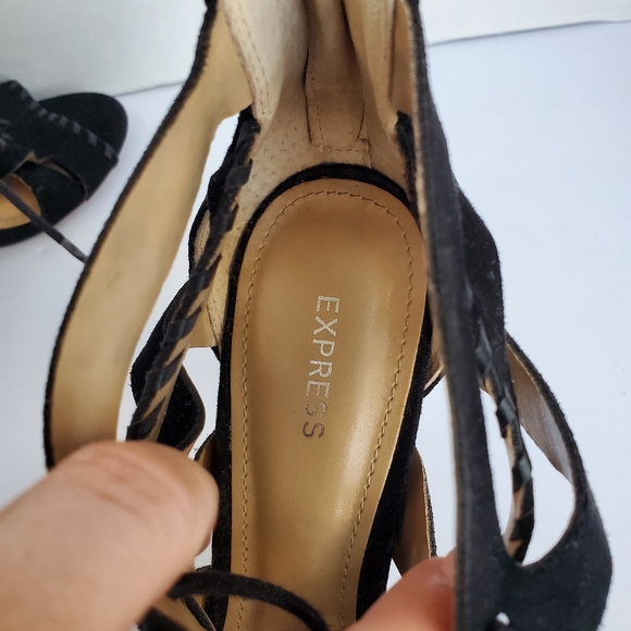 EXPRESS Lace Up Ladder Chunk Heel Booties Size 8 - Picture 7 of 12